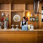 Hotel & 3*