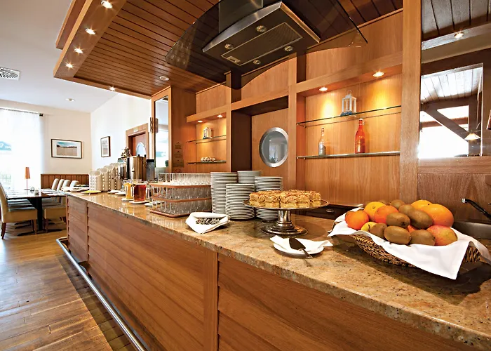 & Отель Леба